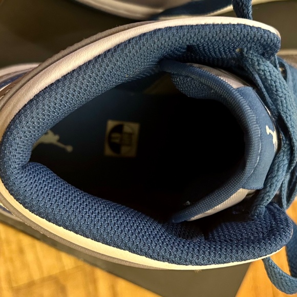 Air Jordan Basketball Shoes - Picture 3 of 6